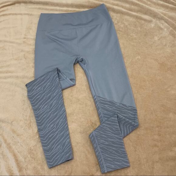 Fabletics Leggings Small Gray Animal Print Seamless High Waist - Picture 2 of 12